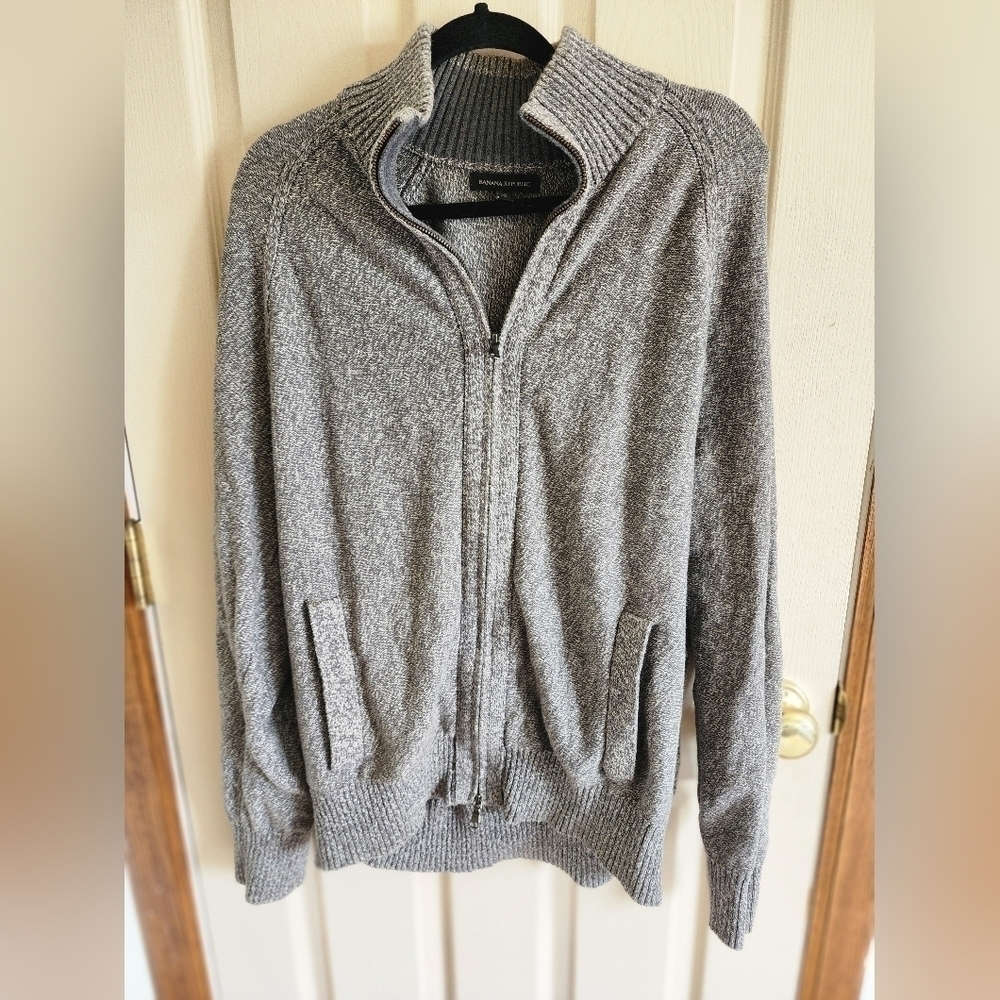 Banana Republic Men's Gray Zip-Up Sweater Size XL.